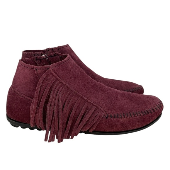Minnetonka Booties Fringe Suede Ankle Boots Burgundy Red Size 6.5 - Picture 1 of 11